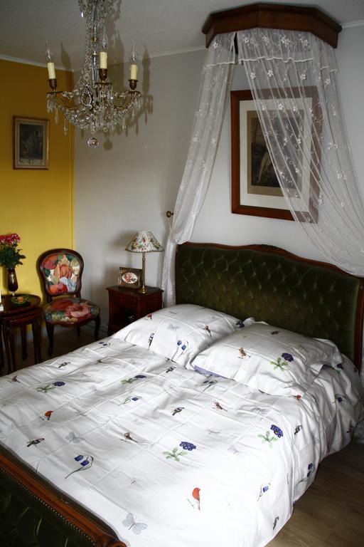 La Petite Maison Pres De L'Eglise Meillac 외부 사진