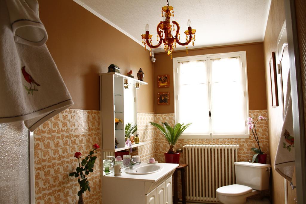 La Petite Maison Pres De L'Eglise Meillac 외부 사진