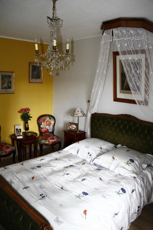 La Petite Maison Pres De L'Eglise Meillac 객실 사진